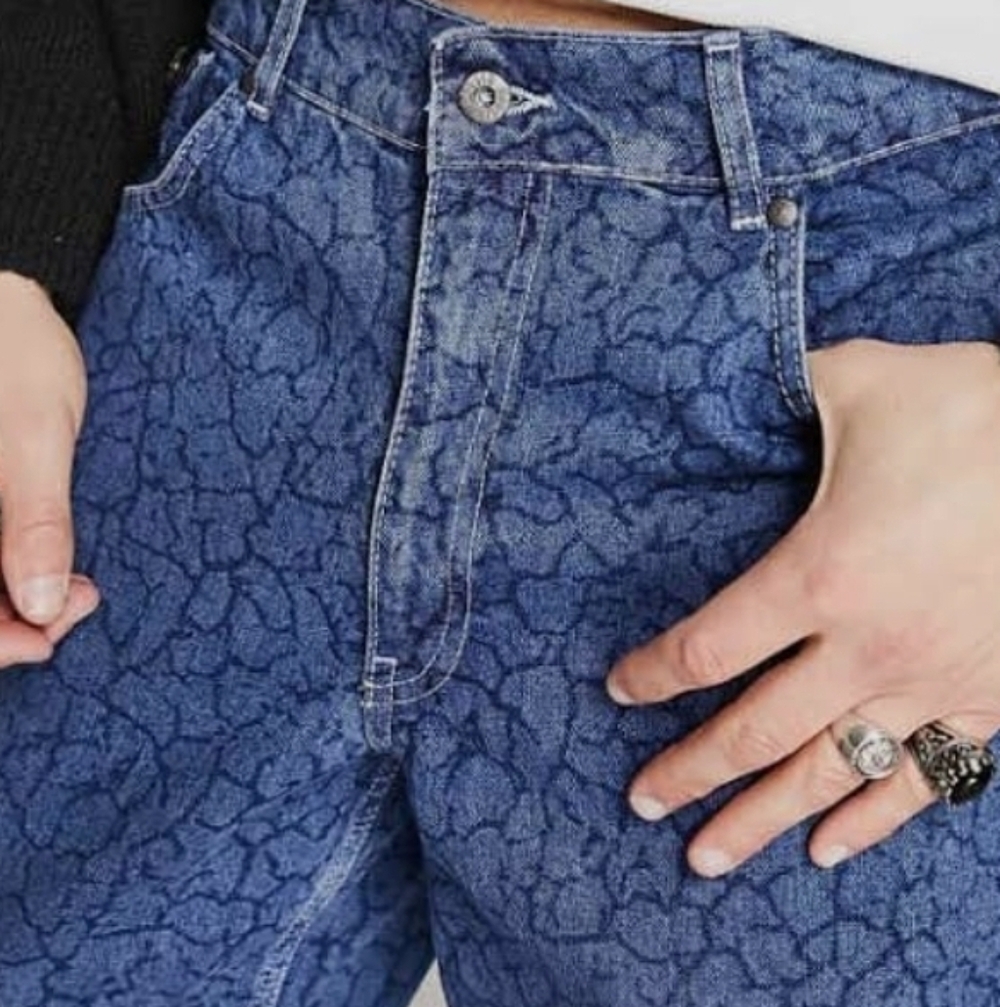 Ragged skater jean
